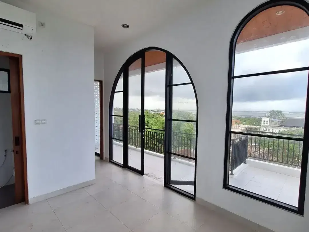 VILLA BARU 3 LANTAI DENGAN PEMANDANGAN LAUT DAN TELUK BENOA BALI - Image 10 of 10