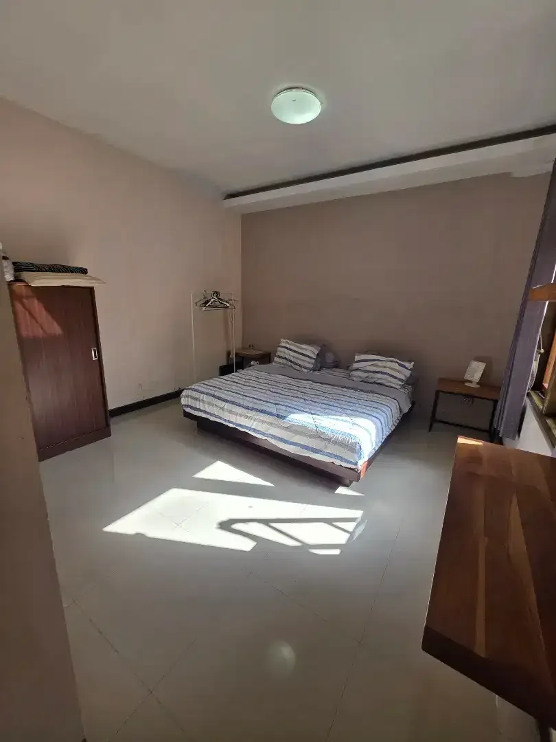 Premium 3BR All En-Suite Bathrooms Mertanadi Kerobokan - Owner Sale BU - Image 9 of 10