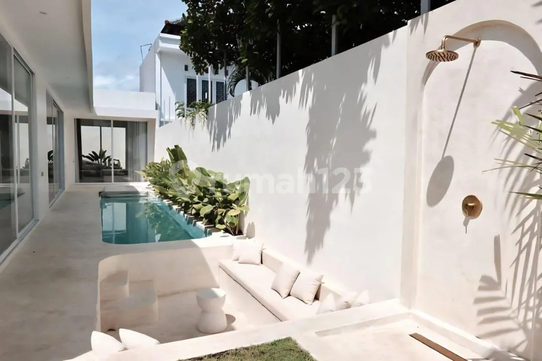 Discover Your Modern Tropical Oasis In Kerobokan! 2 Bedrooms - Image 3 of 4