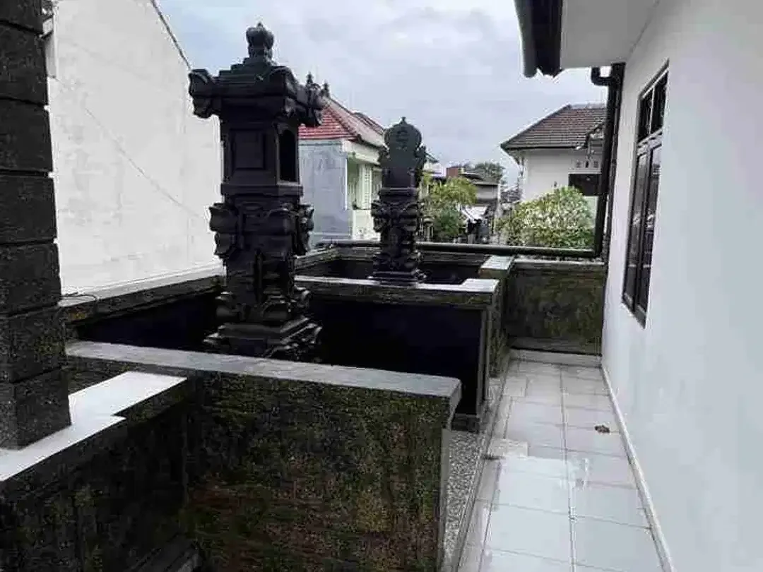 Rumah 2 lantai Bangunan kokoh SHM PBG Lengkap siap huni bebas banjir strategis - Image 7 of 10