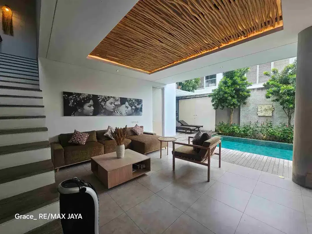 Two Bedroom Modern Tropical Villa at Seminyak Kuta, walking distance to Beach - Image 4 of 7