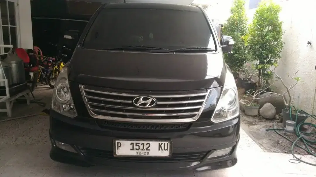 Di jual Hyundai H-1 , diesel, automatic , CRDI, tahun 2012 - Image 1 of 10