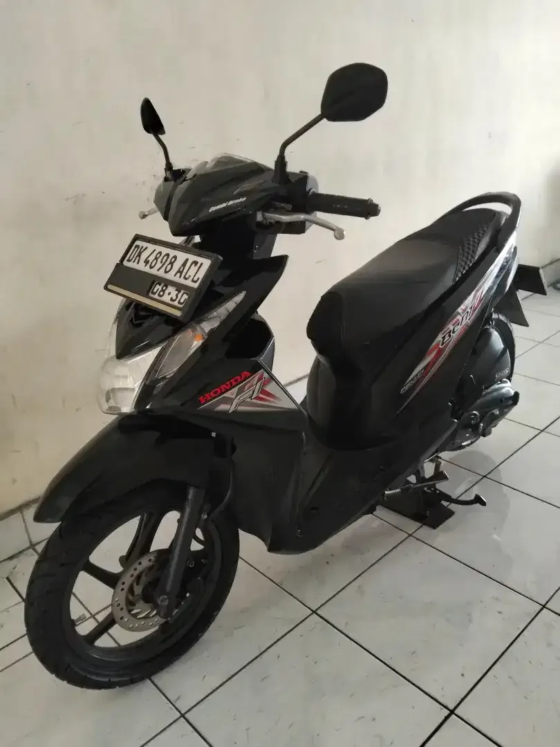 HONDA BEAT FI TAHUN 2015 PAJAK HIDUP SURAT LENGKAP - Image 1 of 5