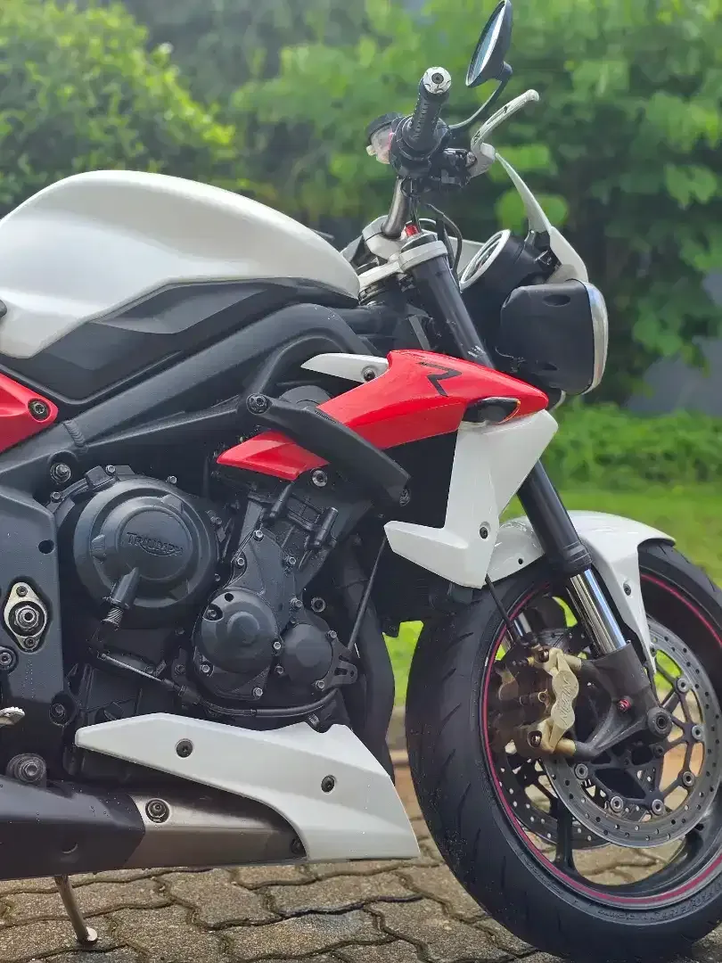 Triumph Street Triple 675R 2015, kondisi cakep, full mulus, noPR - Image 10 of 10