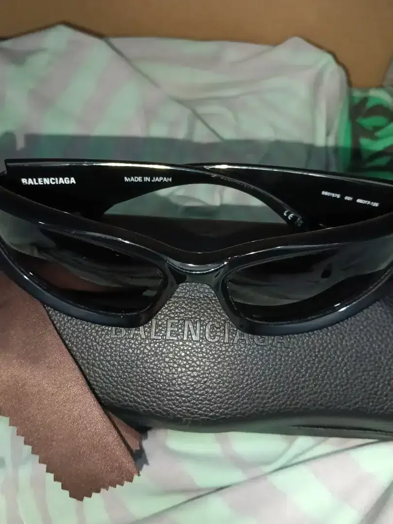 Balenciaga style wrap sunglasses ori - Image 4 of 10