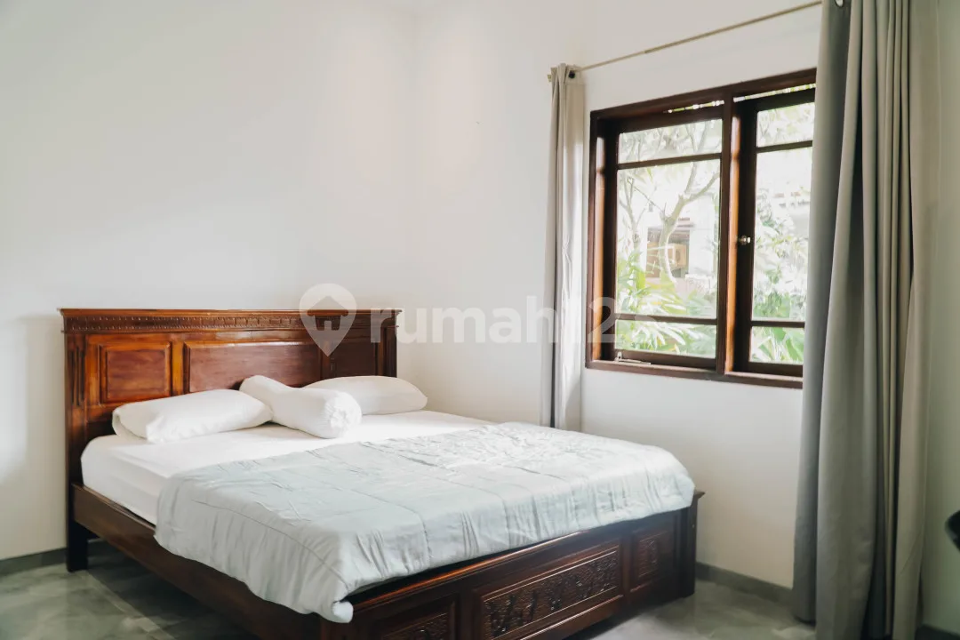 Sewa Rumah 2 Lantai Strategis di Jl. Raya Semer, Kerobokan | Fully Furnished & Siap Huni - Image 4 of 4