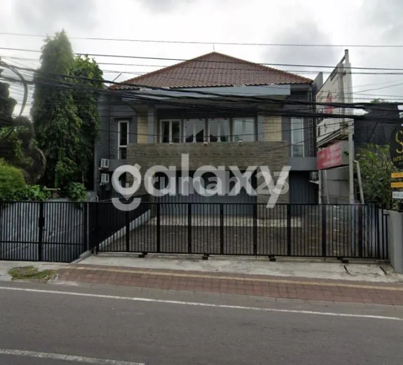 Rumah Usaha Gatot Subroto Bali 2 Lantai Hadap Selatan Lokasi Strategis - Image 1 of 4