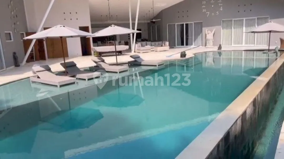 Leasehold 24 Years Luxury Large Riverside Villa Semer Kerobokan Bali - Image 4 of 4