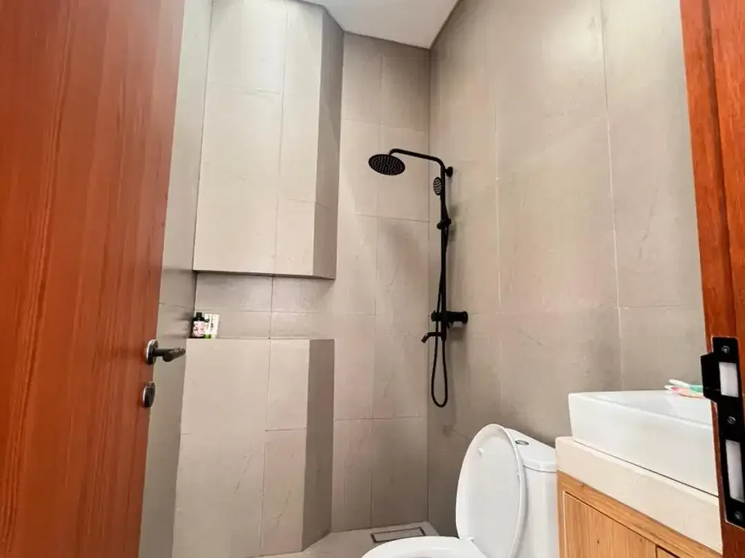 ID:H-131 Disewakan Rumah Semi Villa Ubung Denpasar Bali Dekat Gatsu Kerobokan Dalung - Image 9 of 10