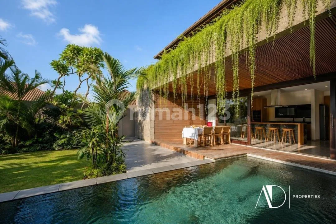 Freehold | Modern Villa With Shopfront In Central Canggu - Image 3 of 4