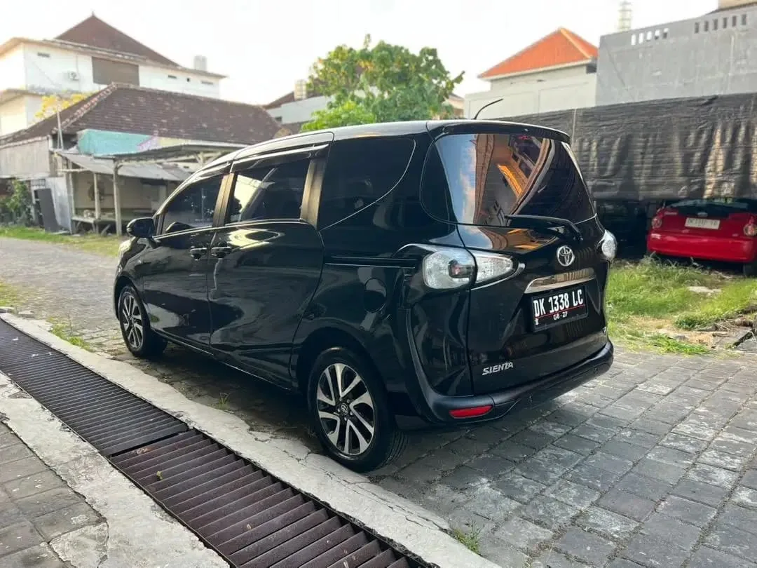 Toyota Sienta v 2017 manual,asli bali - Image 2 of 10