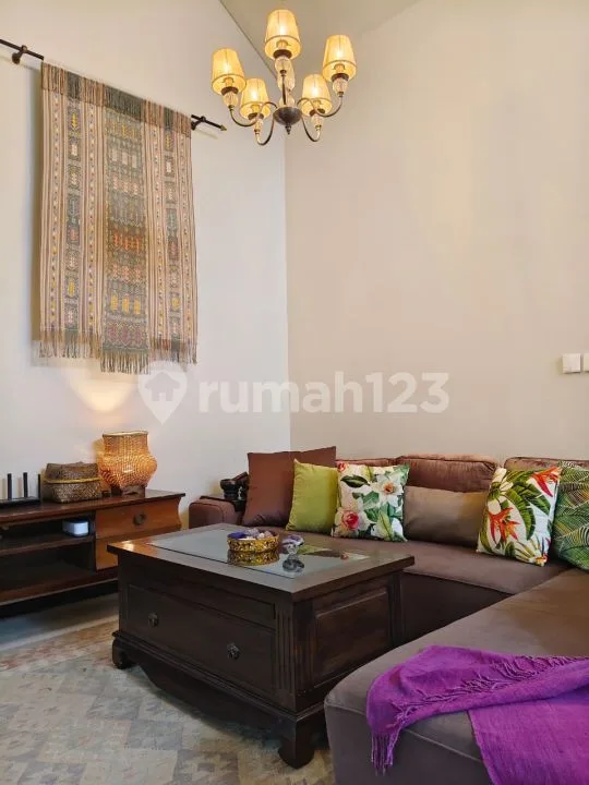 Disewakan Rumah Semi Villa Dikerobokan - Image 2 of 4