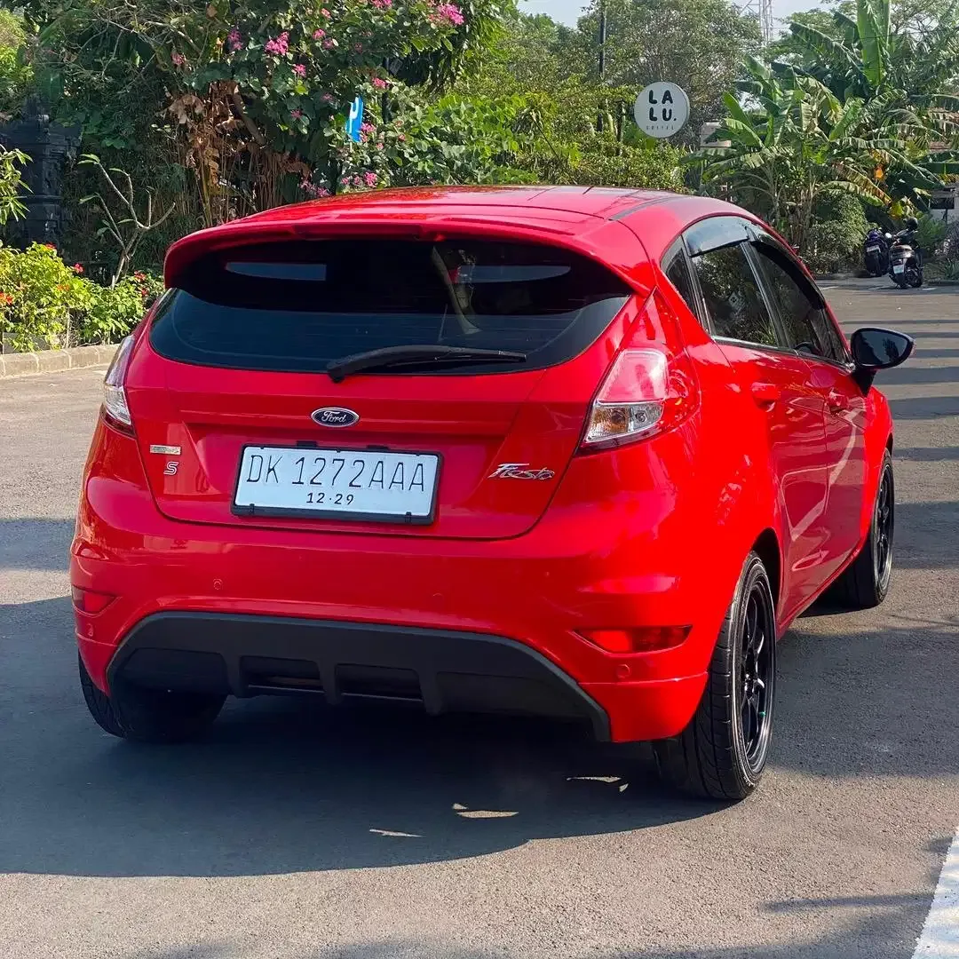Ford Fiesta Ecoboost 1.0 AT - 2014 - Image 6 of 10