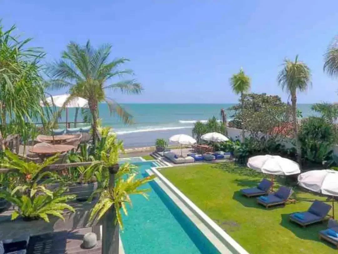 Villa luxury beach front pantai seminyak bali - Image 1 of 10