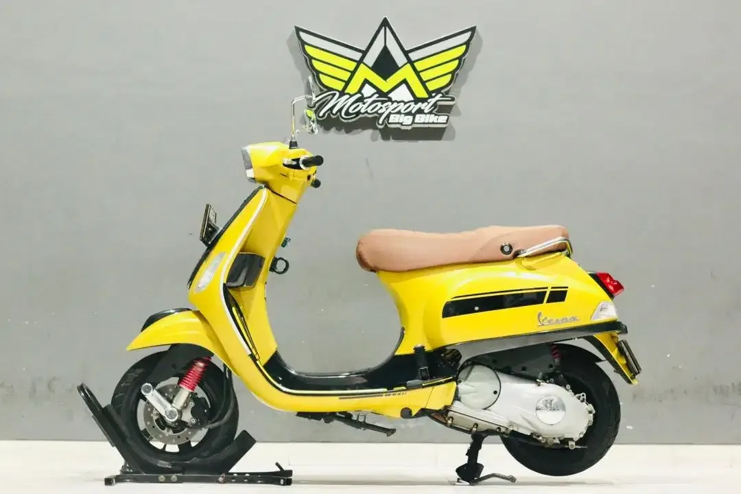 Piaggio vespa S 125 3V like new vespa sprint primavera GTS 150 - Image 3 of 7