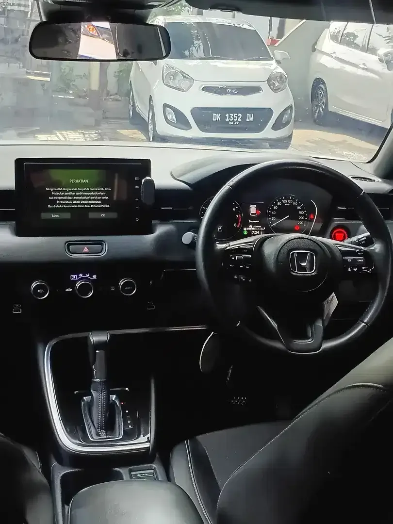HRV SE NEW MODEL 2023 PAJAK BARU LOW KM SEPERTI BARU - Image 9 of 10