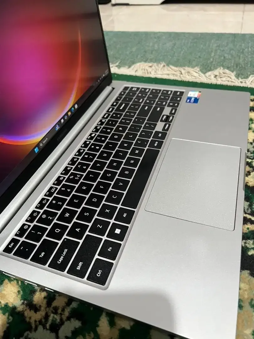 Laptop Samsung 750XED Core i7 Gen 12 RAM 16GB SSD 512GB - Image 6 of 9