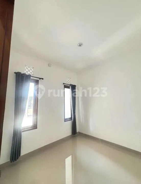 Rumah Modern Minimalis Daerah Resimuka Denpasar Baray Jarak Ideal ke Teuku Umar Barat Kerobokan Canggu dan Pusat Kota - Image 4 of 4