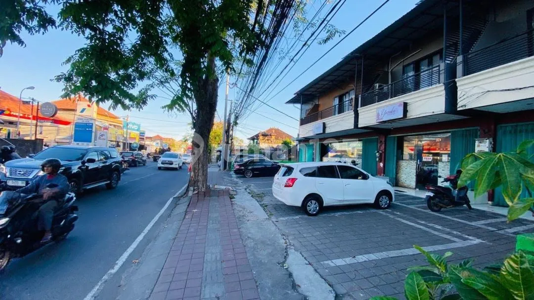 Ruko dan Rumah Dijual 5 Unit di Jalan Raya Sesetan - Image 2 of 4