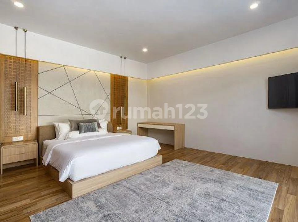 Luxury Villa Central Seminyak - Image 2 of 4