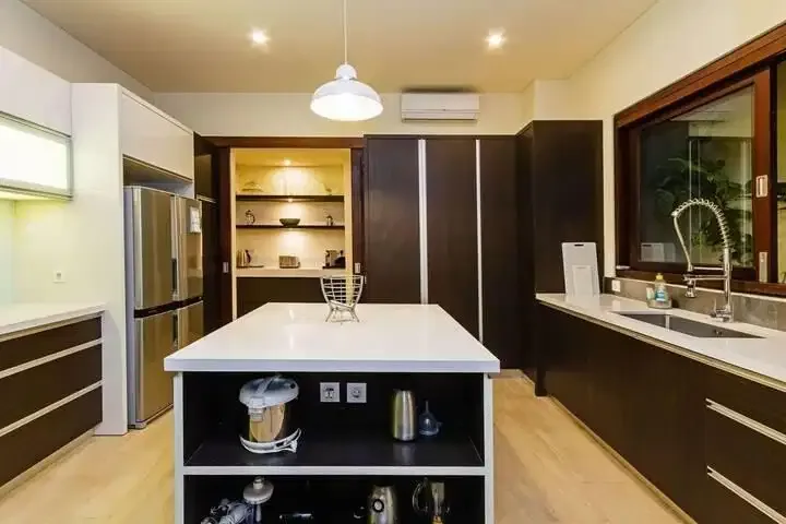 Dijual villa lantai 2 seminyak bali - Image 5 of 10
