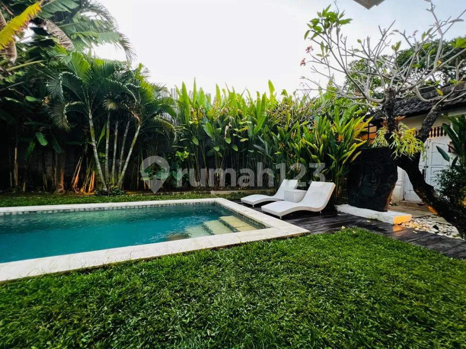 Disewakan Villa Bidadari Seminyak - Image 1 of 4