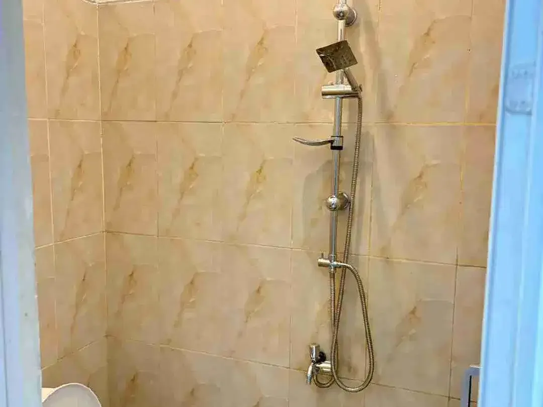 Disewakan Rumah 3KT di Lingkungan Elit Renon. Sewa minimal 2 tahun. - Image 7 of 9