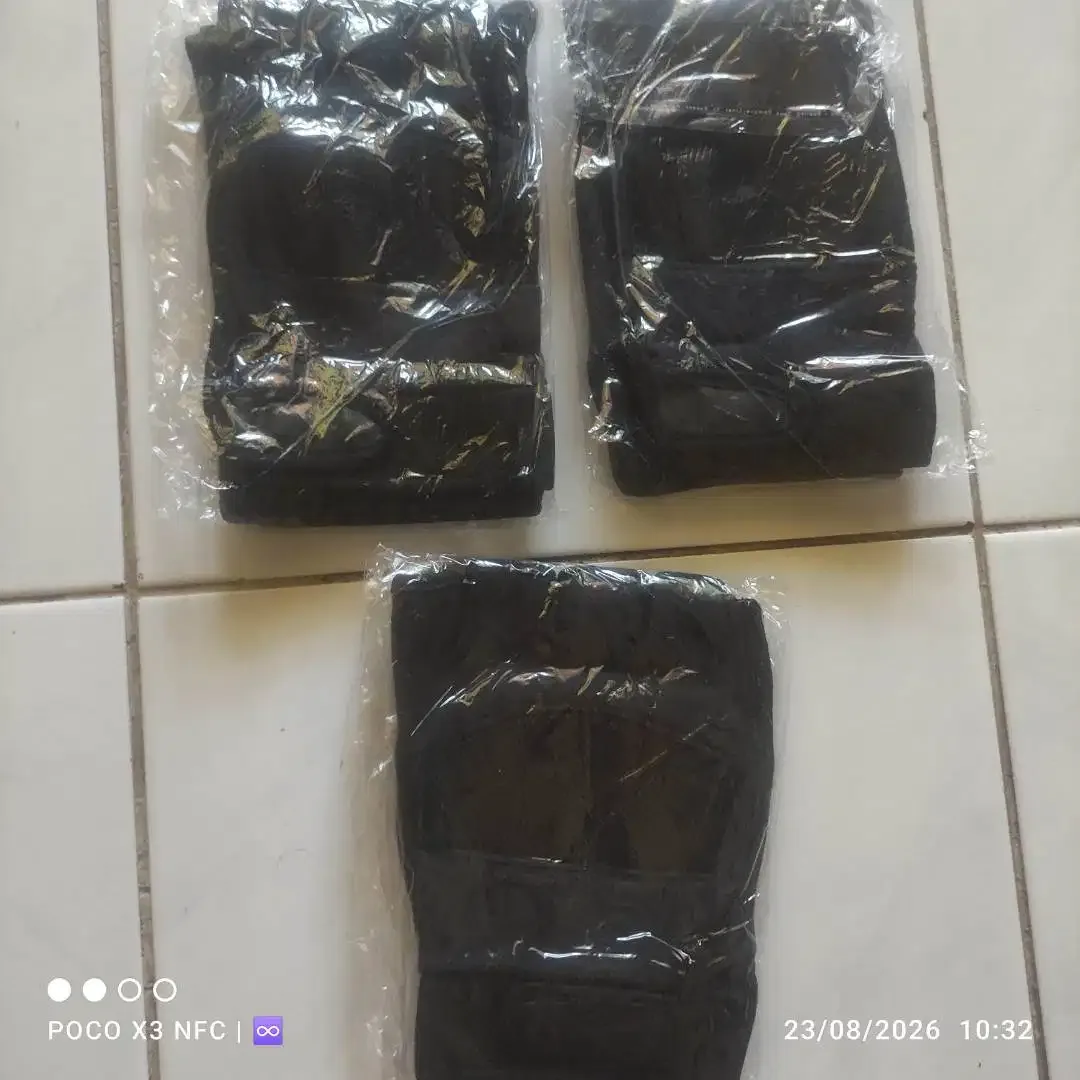 Sarung tangan motor sepasang - Image 1 of 1