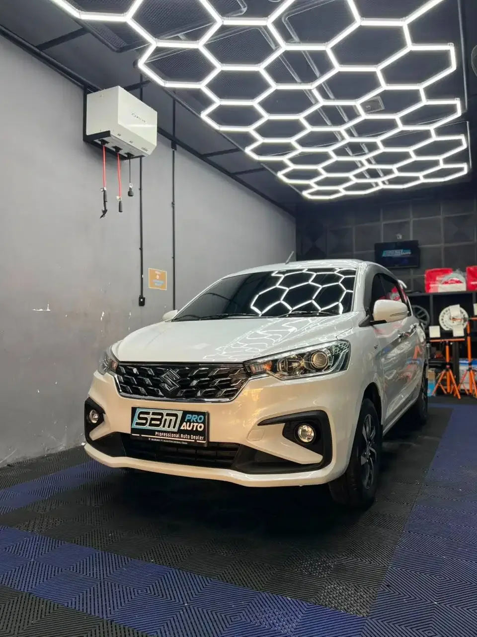 ERTIGA GX HYBRID 2022 PUTIH AT ASLI BALI - Image 3 of 10