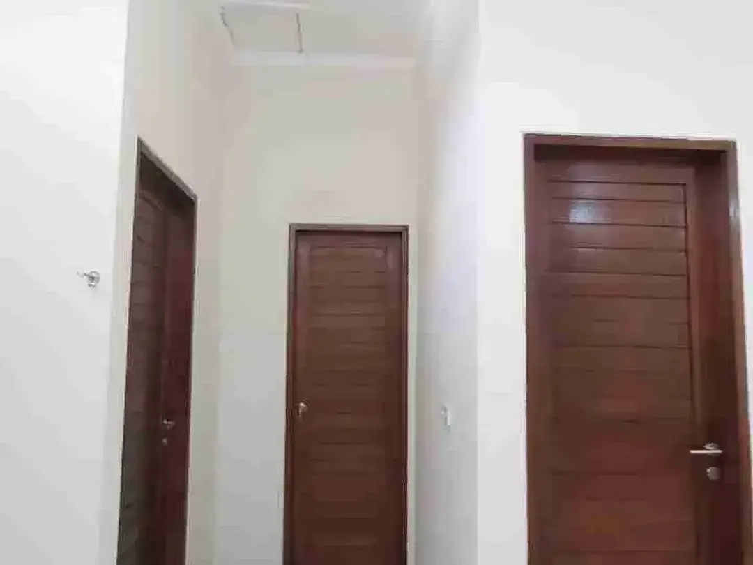 Sewa Tahunan Rumah Furnished 1lt Lokasi Jl Kuwum, Umalas Bali area Hunian Strategis dekat Pantai canggu - Image 6 of 10