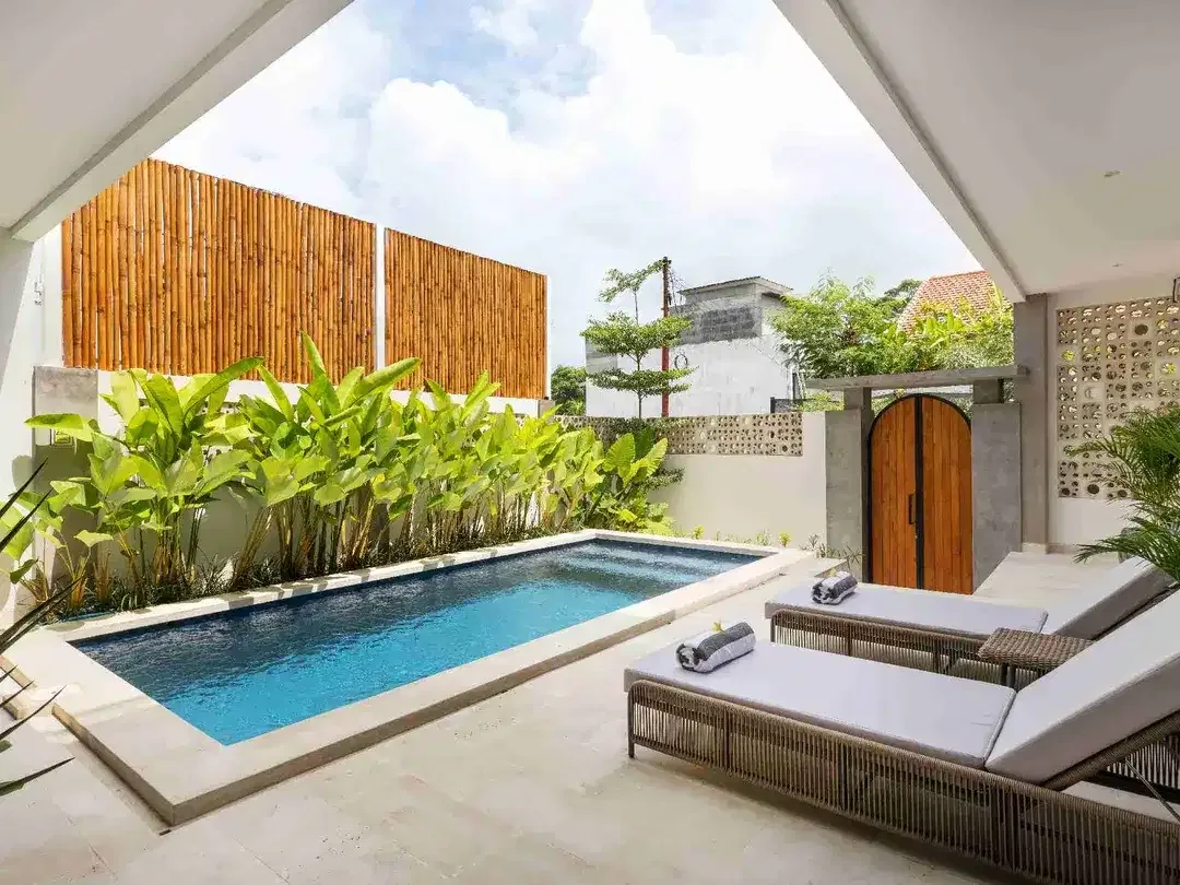 FOR RENT & SALE MODERN TROPICAL VILLA 3 BEDROOM PERERENAN CANGGU - Image 3 of 10