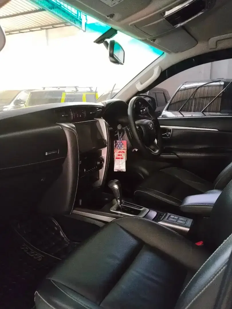 FORTUNER VRZ GR SPORT 2.8 CC TERIMA ATAS NAMA - Image 7 of 9
