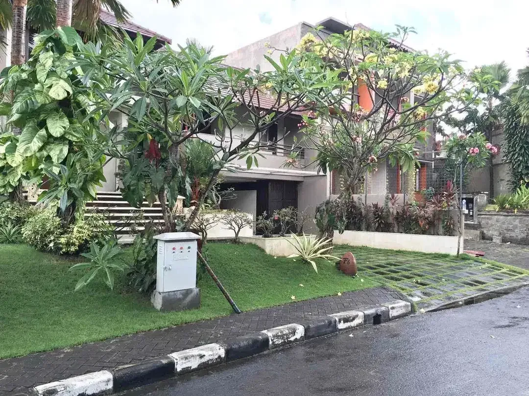 For Sale
Rumah 1 Lantai
Terletak di Komplek Perumahan Mewah
TERAS AYUNG RESIDENCE
GATOT SUBROTO TIMUR Denpasar - Image 7 of 10