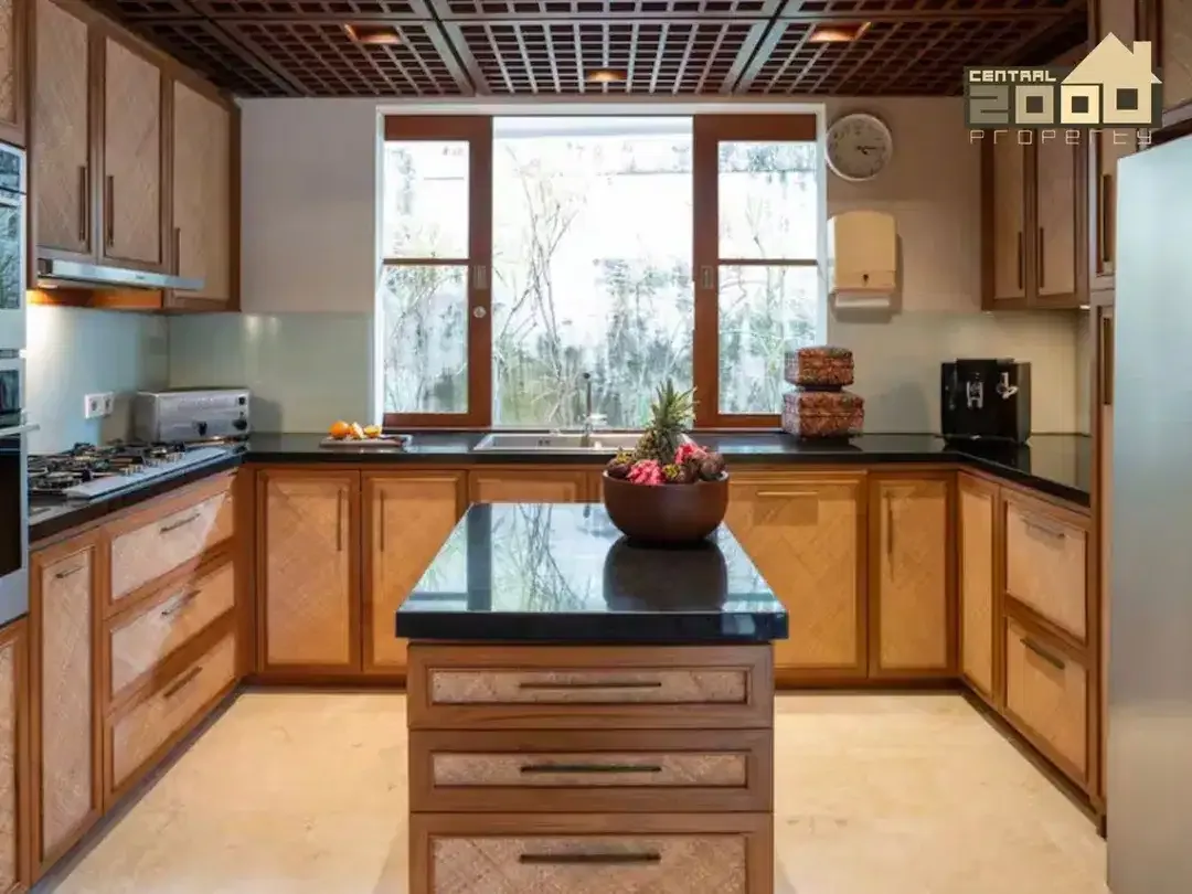 Freehold Luxury 5-Bedroom Villa – Petitenget - Image 5 of 10