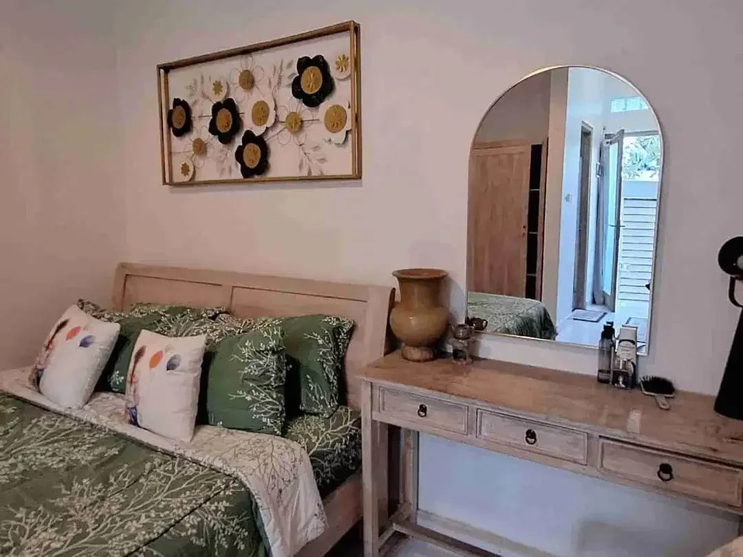 1 BEDROOM FLAT WITH PRIVATE GATE AND KITCHEN IN KEROBOKAN BALI - Image 5 of 10