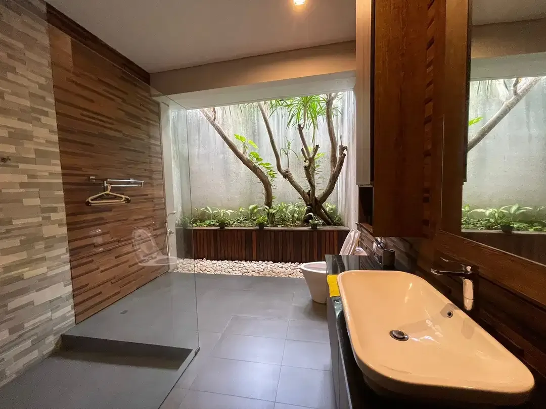 DIJUAL VILLA MODERN DEKAT PANTAI SEMINYAK - Image 8 of 10
