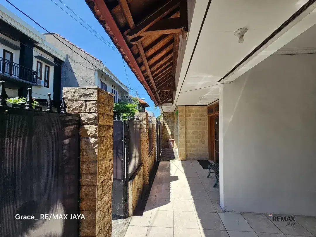 Rumah 1.5 Lantai Dijual, di Teuku Umar Denpasar, Dekat Hotel Amaris - Image 1 of 10