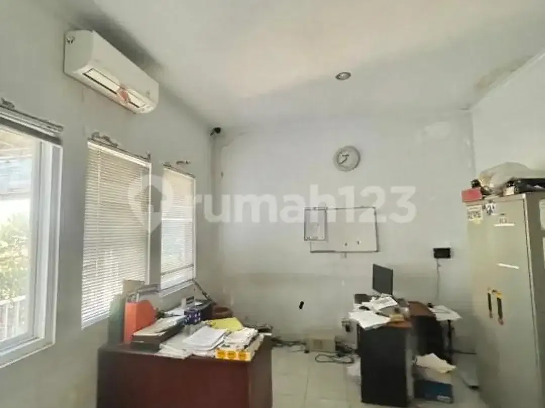 Dijual Rumah +Ruang Usaha Lokasi Strategis di Denpasar Utara - Image 4 of 10