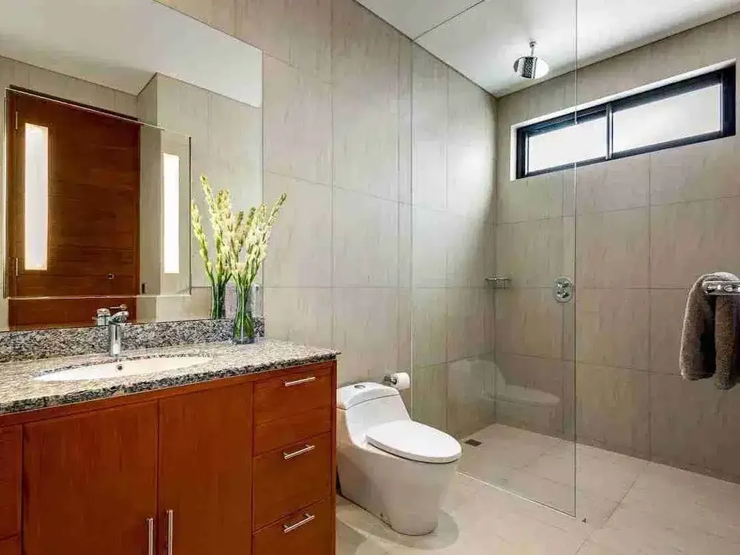 villa modern lantai 2 kerobokan kelod - Image 4 of 10