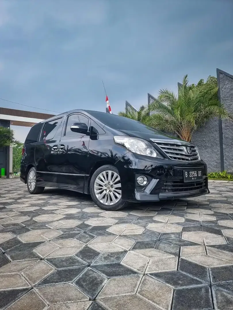 Toyota Alphard 2.4 SC Premium Sound A/T CBU 2012 Japan Spec Koko Motor - Image 9 of 10