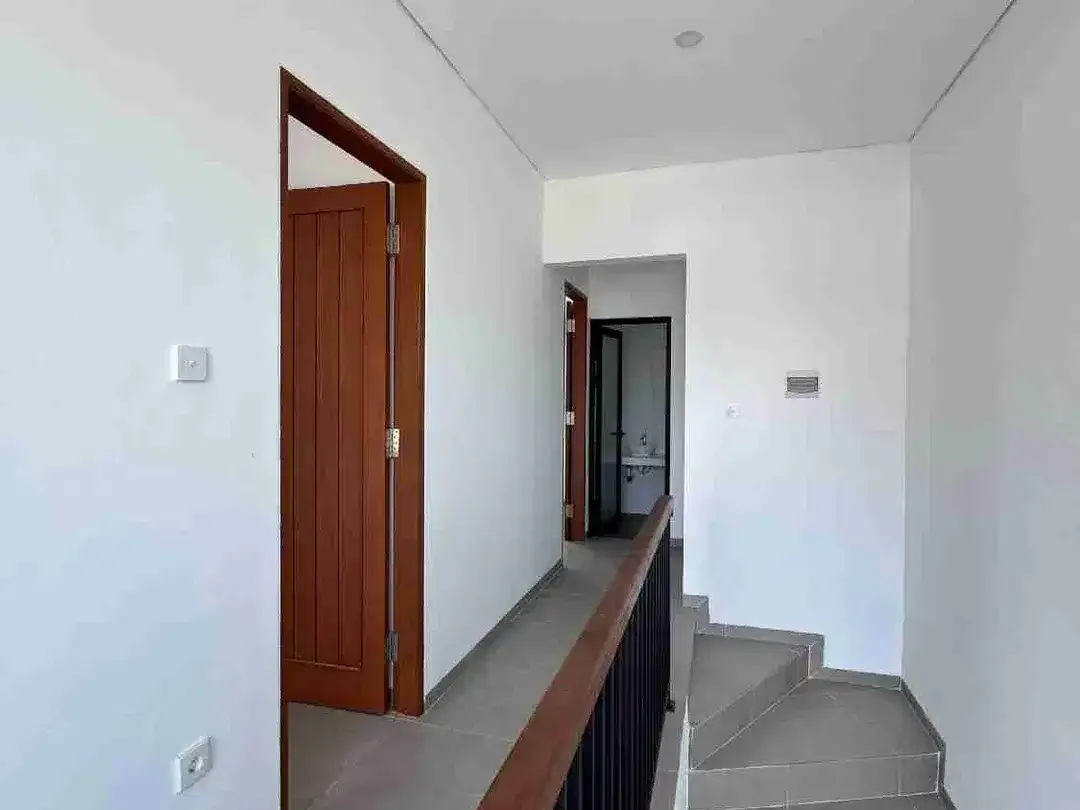 RUMAH SIAP HUNI – LOKASI SANGAT STRATEGIS DEKAT CITRALAND DENPASAR & WATERPARK - Image 3 of 10