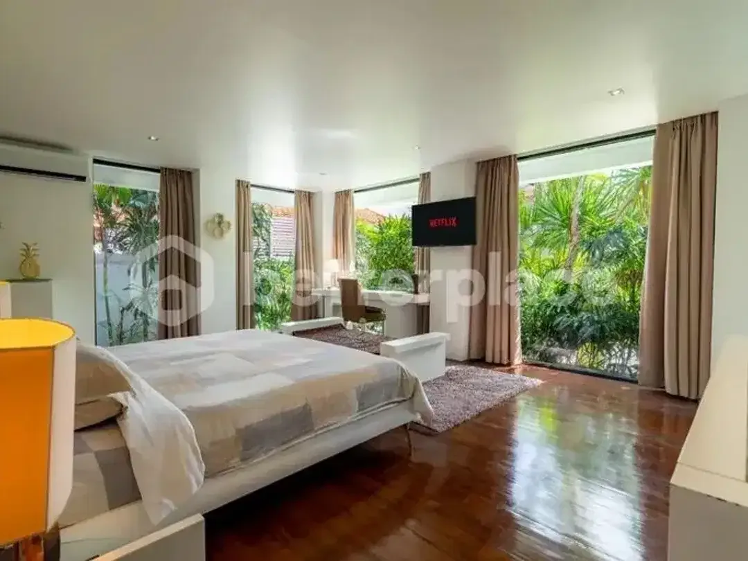 Where Prestige Meets Profitability – A Rare Grand Luxury 4-Bed Villa in Seminyak Drupadi Designed for Elevated Living and Investment - Image 9 of 10