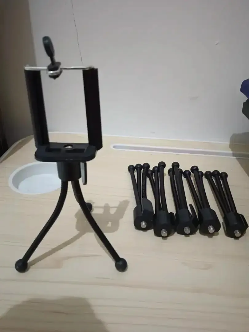 Tripod Kaki Senter Holder Bahan Besi Lentur Kuat,bisa untuk HP, camera - Image 1 of 8