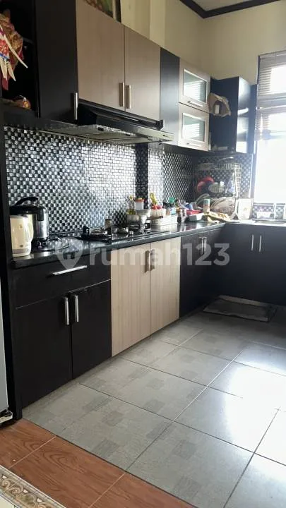 Rumah / Ruko 2 Lantai di Lokasi Strategis - Pinggir Jalan Utama Denpasar - Image 4 of 4
