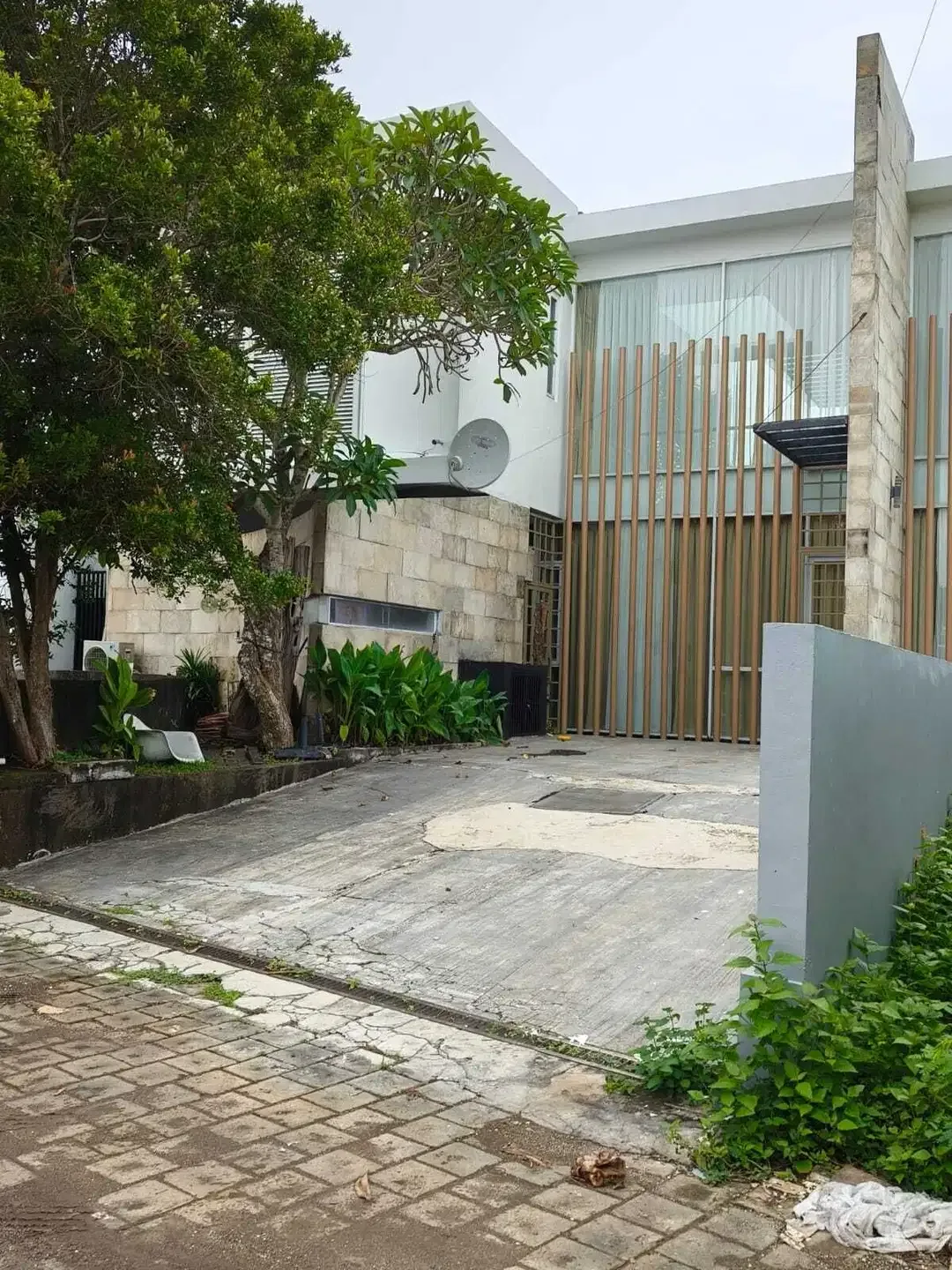 VILLA SIAP HUNI FURNISHED LOKASI DEKAT PANTAI PANDAWA NUSA DUA - Image 2 of 10