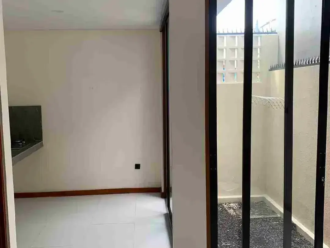 dikontrakkan rumah baru minimalis modern style lokasi di taman griya Jimbaran - Image 8 of 10