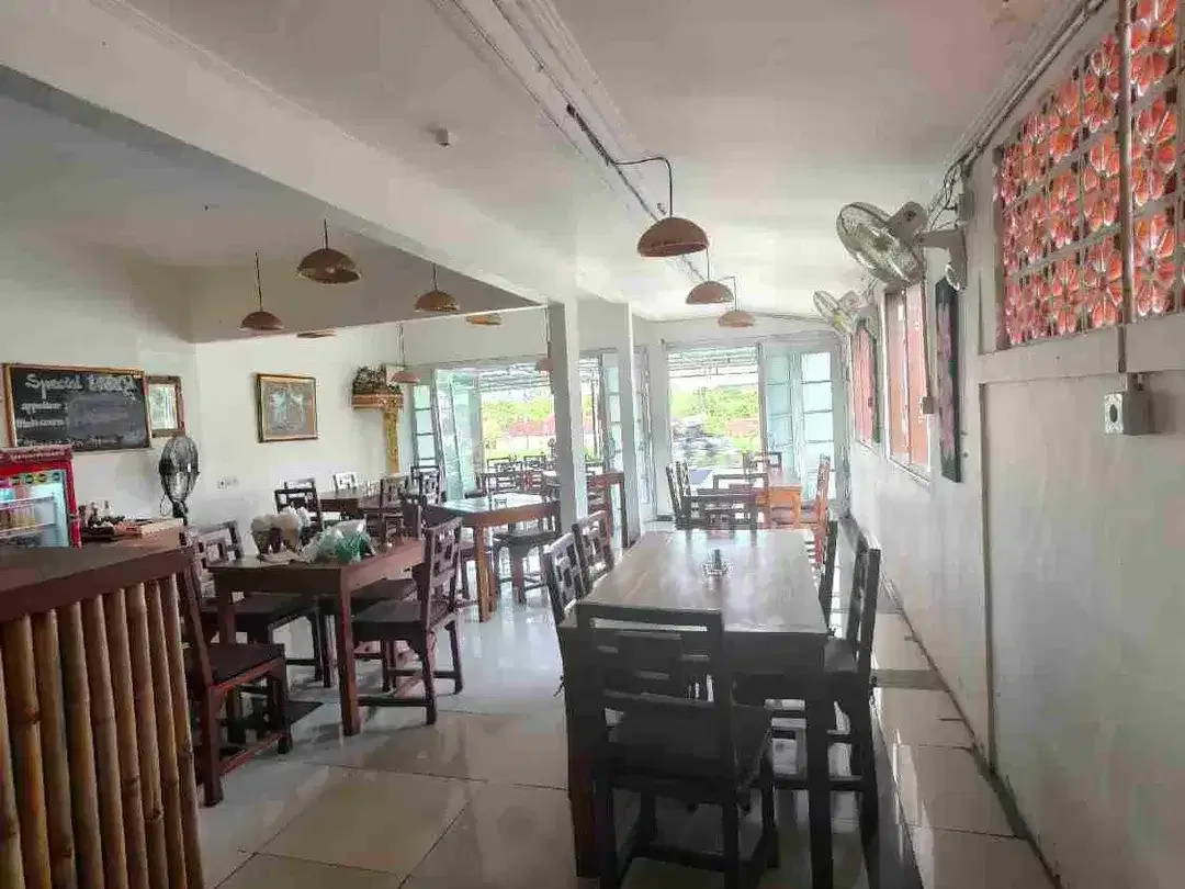 BUC over kontrak resto Masih operasi fully furnished strategis lingkungan villa bebas banjir - Image 7 of 10