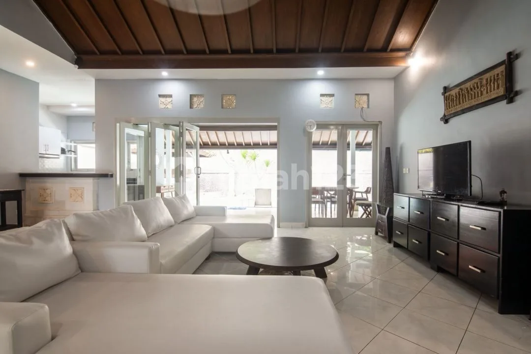 Nusa Dua Villa For Rent - 400MÂ² - Image 2 of 4