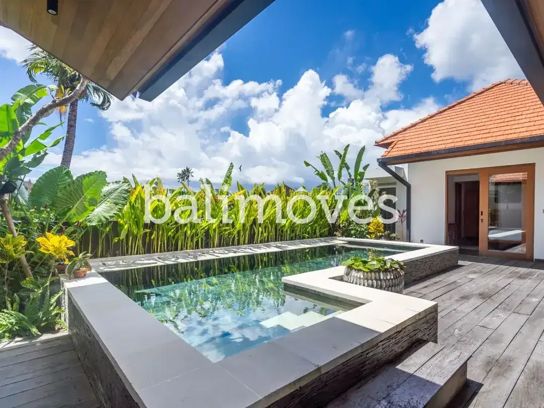 Vila Tiga Kamar Tidur yang Menawan di Tepi Pantai Sanur - Image 6 of 10