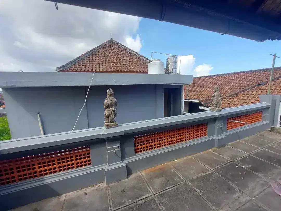 Di jual Kost Lantai 2
Lokasi di Tukad Languan Panjer - Image 6 of 10
